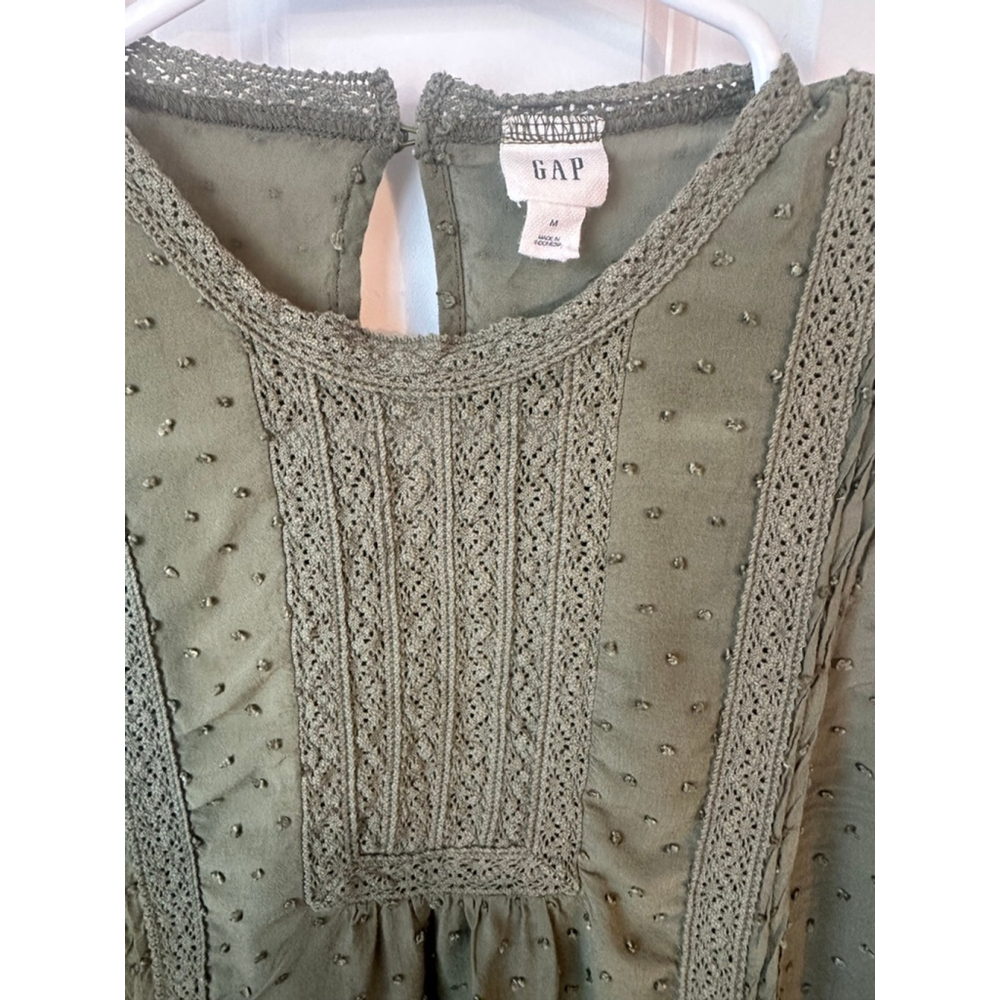 Women's GAP Green Swiss Dot Lace Trim Sleeveless Blouse Size M - Picture 2 of 3